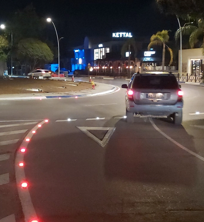 Foto Marbella pasos de peatones lumínicos de encendido inteligente